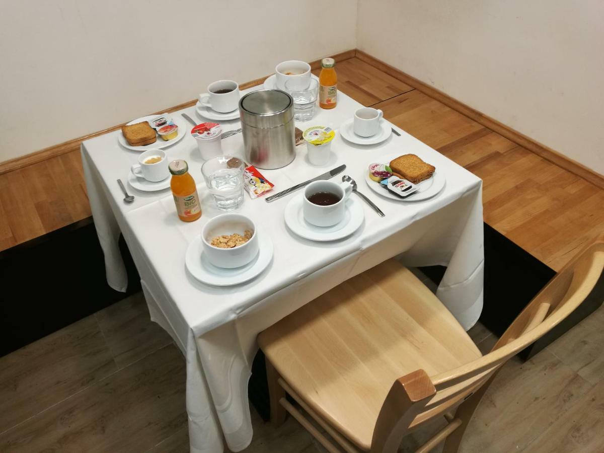 Al Trenino Accomodation Hotell Roma Eksteriør bilde